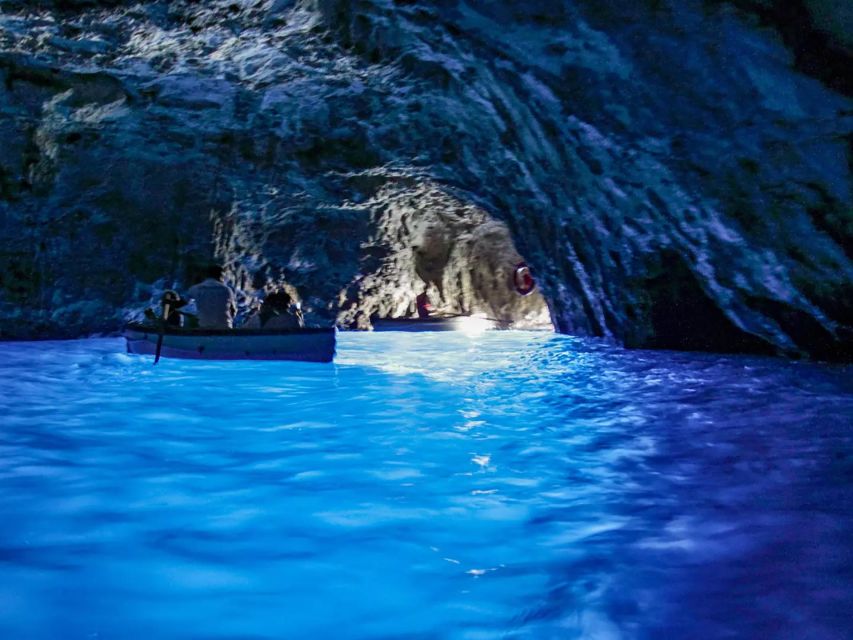 Exploring Italy: From Napoli to Capri - Returning to Molo Beverello