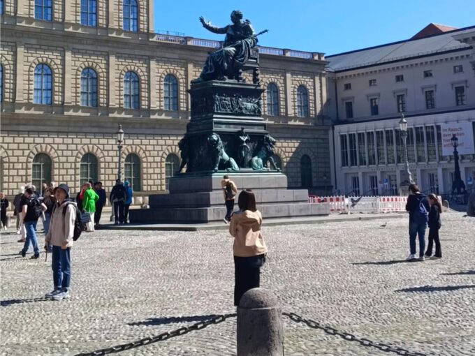 Exploring Munich by Pedicab: Premium Two Hour Tour - Exploring Historic Munich