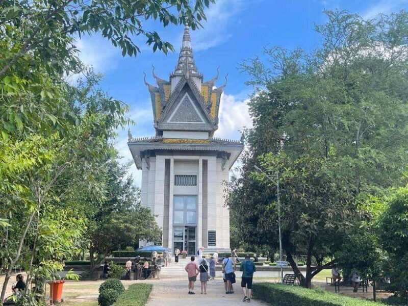 Exploring Phnom Penh: A Comprehensive City Tour Guide - A Day in Phnom Penh: What to Expect