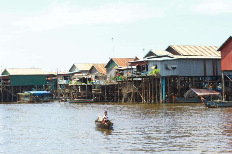 Exploring the Enchanting Kampong Phluk Floating Village - An Authentic Look at Kampong Phluk