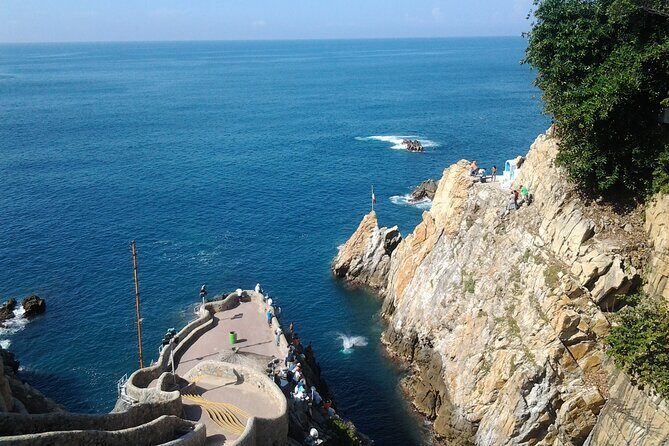 Express High Cliff Drivers at Acapulco - FAQ About the Tour