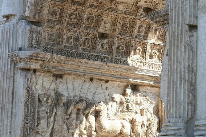 External Tour of the Colosseum - The Experience and Group Dynamics