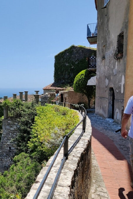 Èze: Walking Tour With a Local Guide - Fragonard Factory Stop