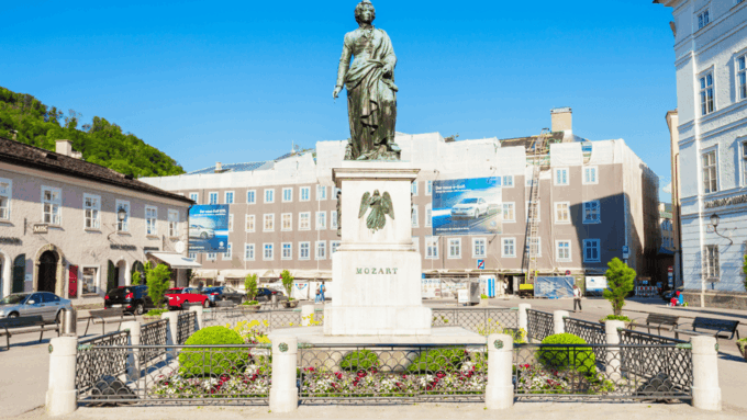Fabulous Salzburg: Between Legends and History - Engaging Atmosphere