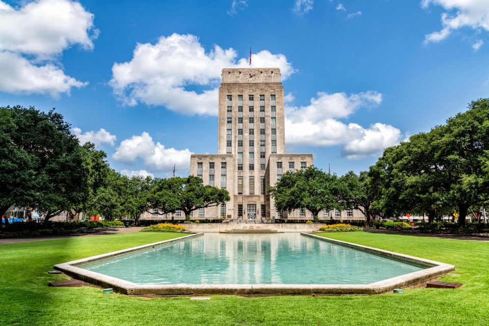 Family Adventure: Houston's Historic & Scenic Journey - Picturesque Moments at Sesquicentennial Park