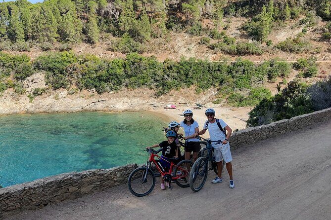 Family E-Bike Tour in the Costa dei Gabbiani Nature Reserve - Key Points