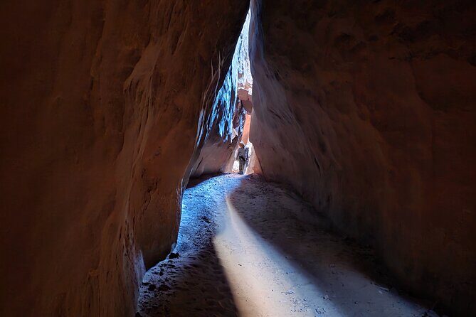 Family-Friendly Slot Canyon Adventure near Hanksville - Key Points