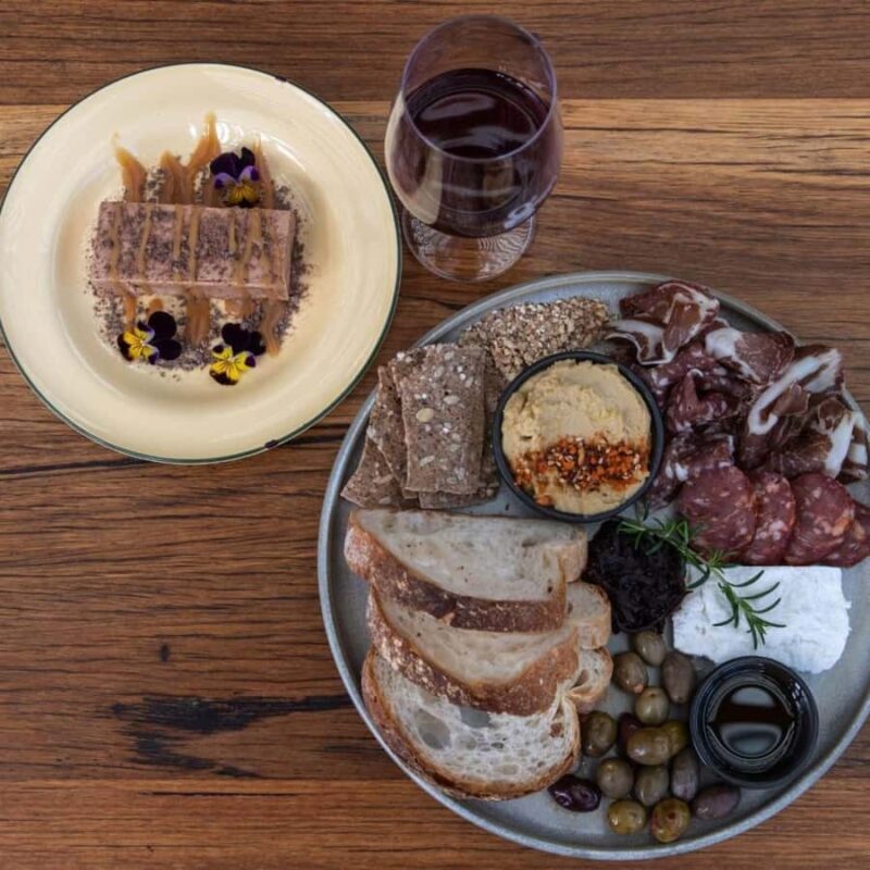 Family Lunch and Arthurs Seat Eagle for 2 Adults and 2 kids - Key Points