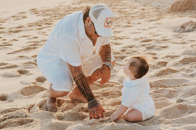 Family photo shoot on beach monuments - FAQ