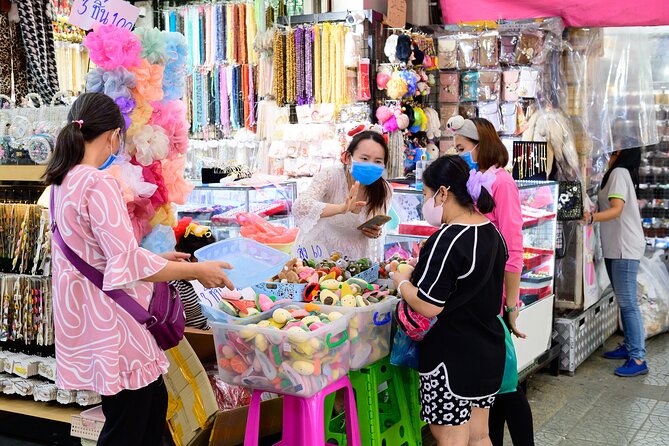 Famous Temples, Street Art, and Chinatown Tour in Bangkok - Additional Attractions Nearby