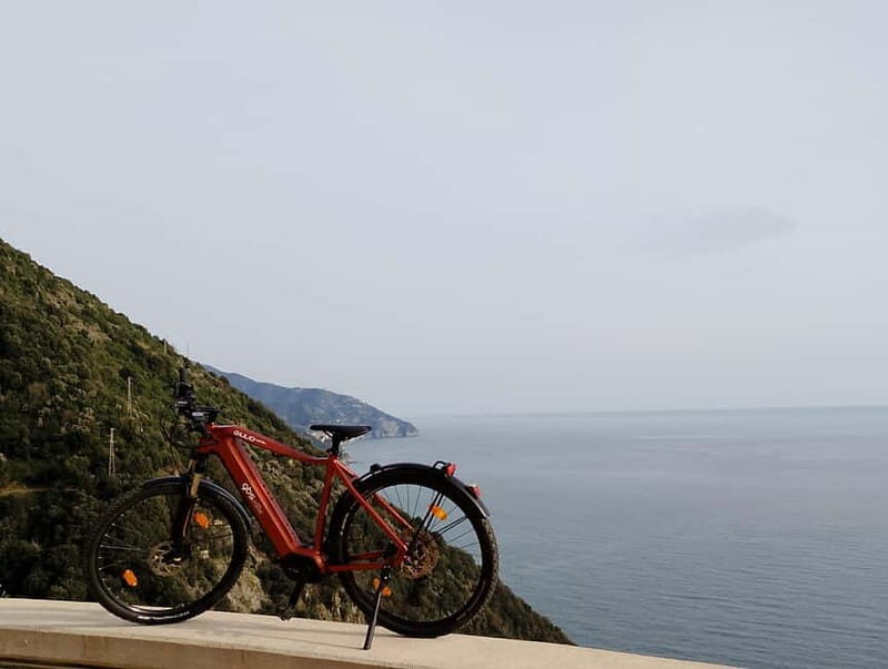 Farmhouse aperitif + electric bike tour in Monterosso al Mare - Scenic Stops and Cultural Highlights