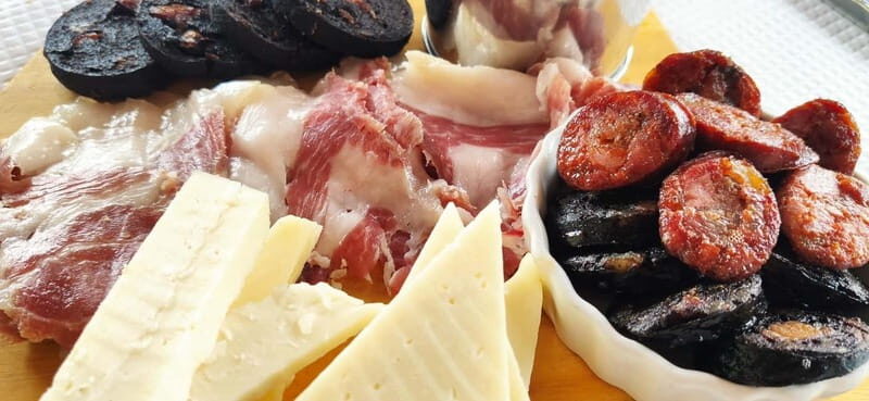 Faro food tour (with drinks) & city highlights - 10 tastings - A Closer Look at the Faro Food Tour