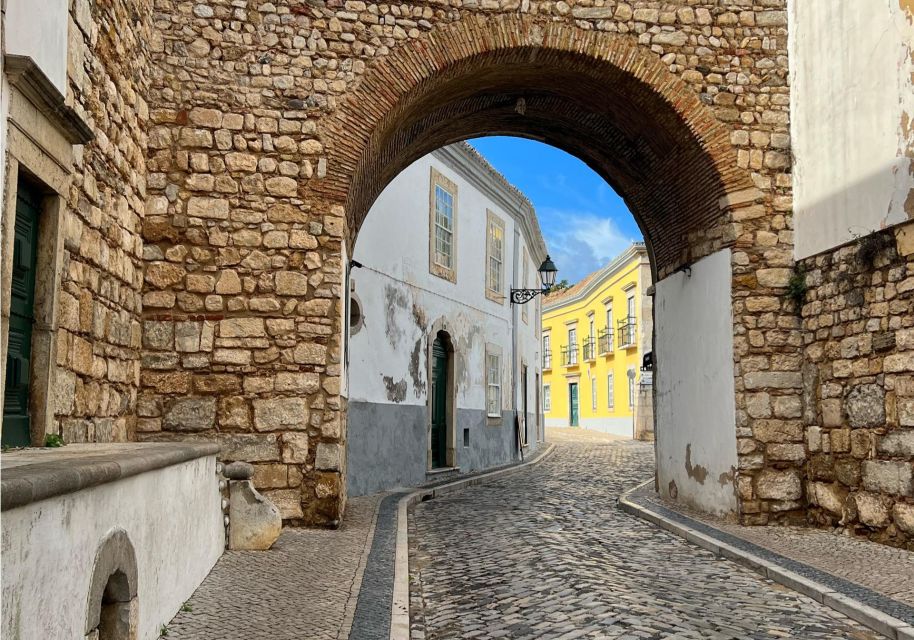 Faro Scavenger Hunt and Sights Self-Guided Tour - Key Points