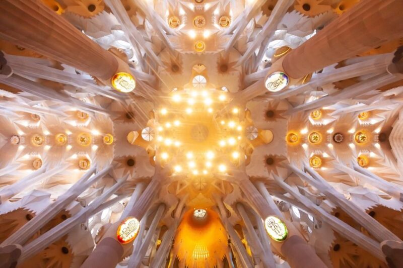 Fast-Track Access: Sagrada Familia 1.5-Hour Guided Tour - Guided Tour Experience
