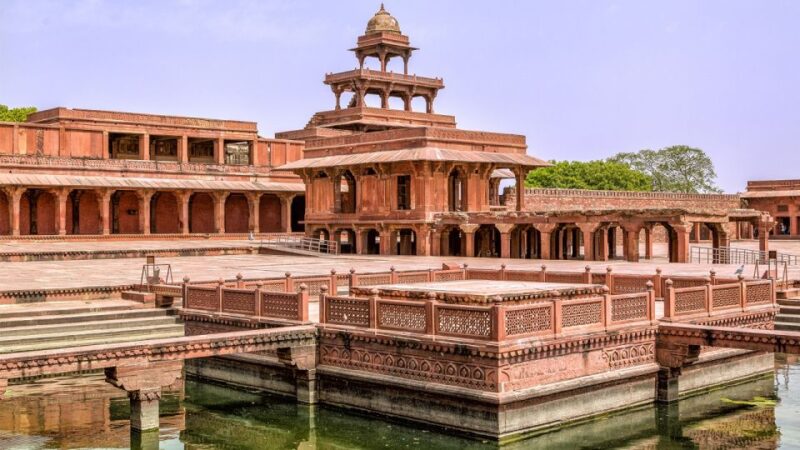 Fatehpur Sikri and Deeg Palace Tour From Agra - Itinerary Details