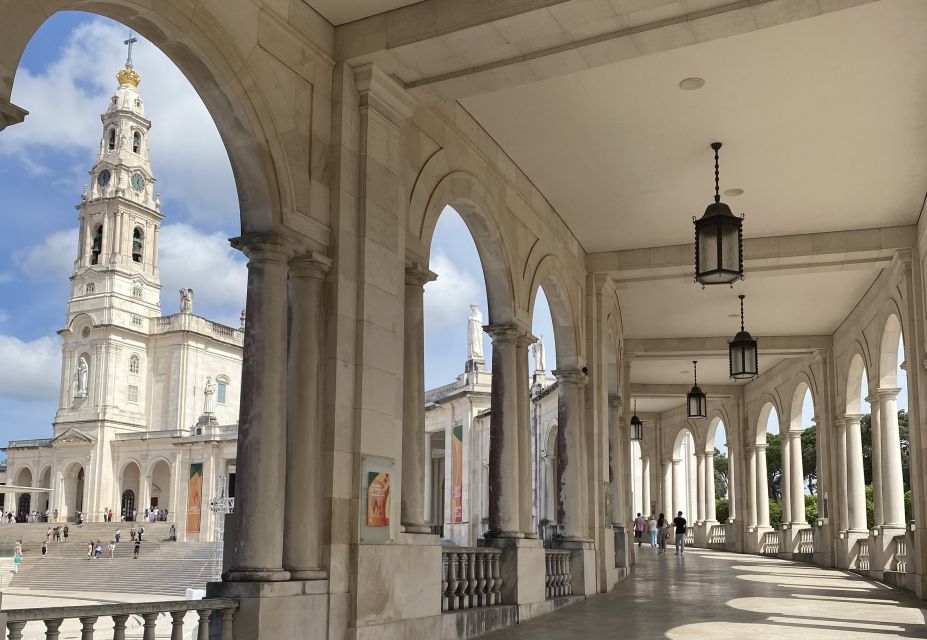 Fatima, Batalha, Nazare and Obidos Private Tour - Praia Do Norte Sightseeing