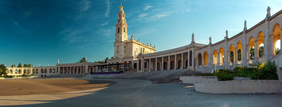 Fatima, Batalha, Nazaré and Óbidos - What Makes This Tour Stand Out