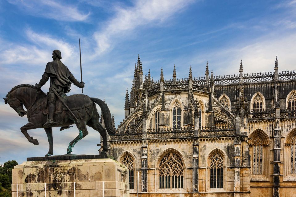 Fatima, Batalha & Obidos Day Trip - Explore Batalha Monastery
