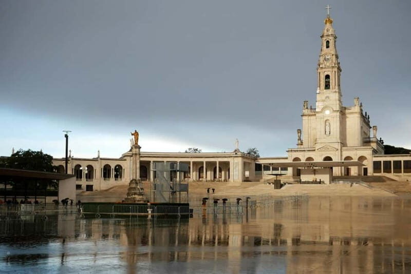 Fátima + Batalha Tour  Culture and History Departing from Porto - Key Points