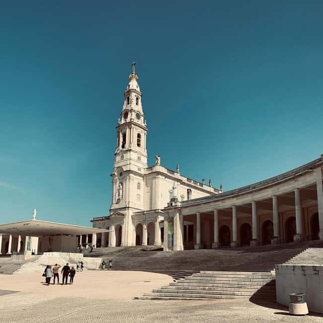 Fátima, Nazaré and Óbidos  Full-Day Tour from Lisbon - An Introduction to Portugal’s Sacred, Coastal, and Medieval Treasures  