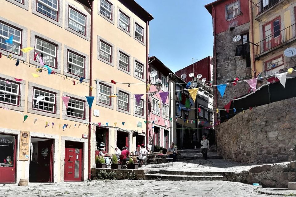 Fatima: Private Porto Tour - Enjoying Aliados Avenue and the Douro River