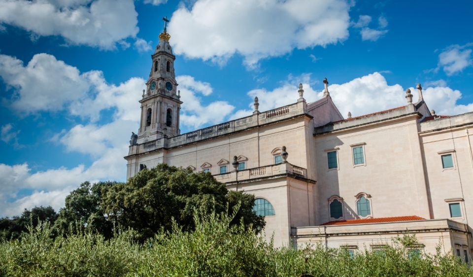 Fatima Private Tour From Lisbon - Basilica and Tombs of Visionaries