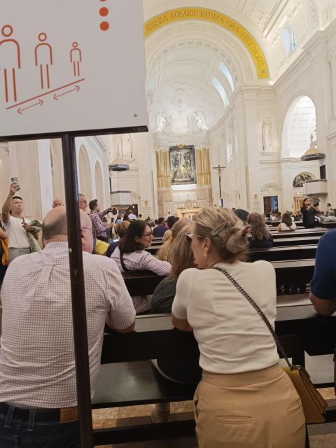 Fátima Tour Full Day 9h Battle/Nazareth/Obidos - Languages and Accessibility