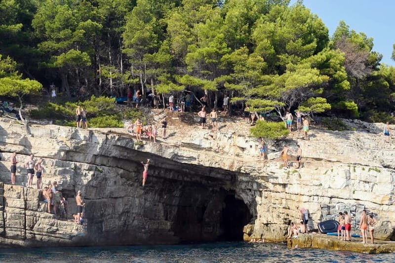 FAZANA Boat Tour Galebove stijene - NP Brijuni with Lunch - Authenticity and Experience