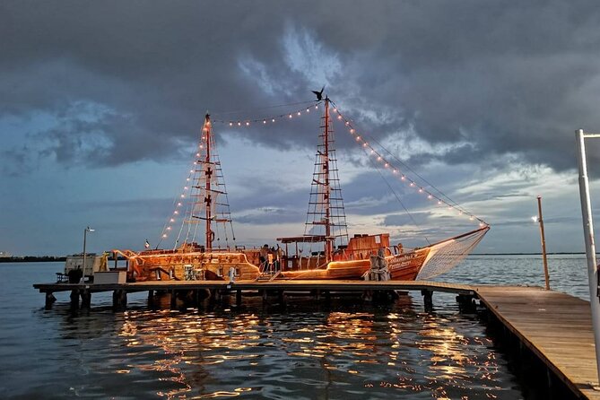 Feel the Love on a Romantic Dinner at Cancun Sea, With Live Music and Open Bar. - Memorable Experiences
