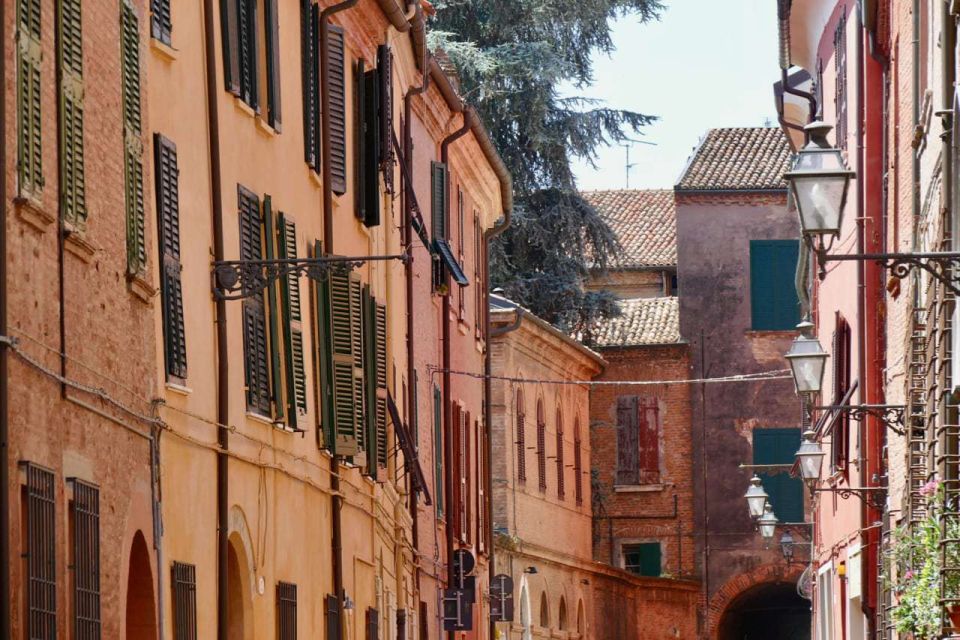 Ferrara: 2-Hour City Center Walking Tour - Discover Ferrara