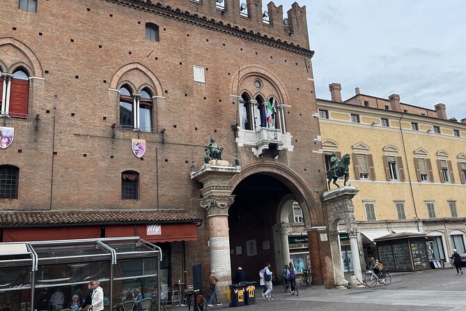 Ferrara Highlights Kids Tour With a Local Guide - Tour Features
