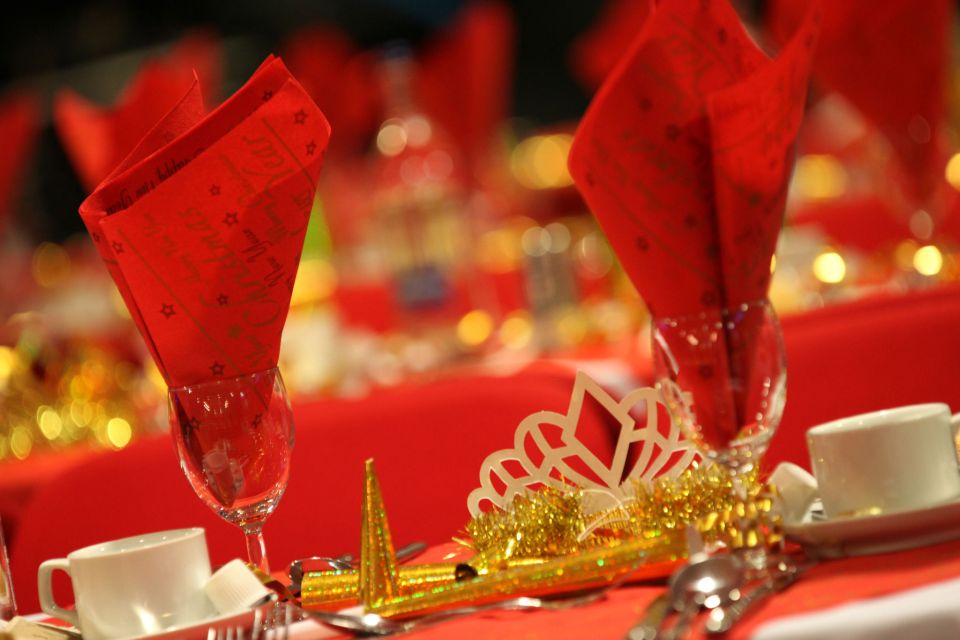 Festive London Christmas Day River Thames Lunch Cruise - Highlights of the Experience