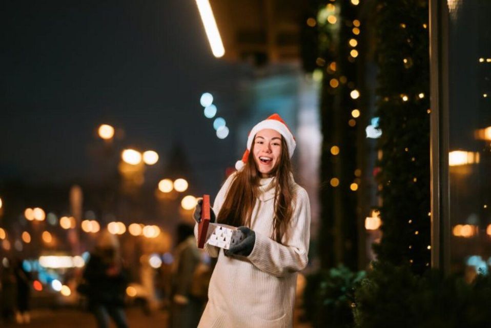 Festive Los Angeles: A Christmas Walking Tour - Itinerary