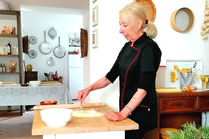 Fettuccine & Ravioli Class in Assisis Home-Style Cooking School - Key Points