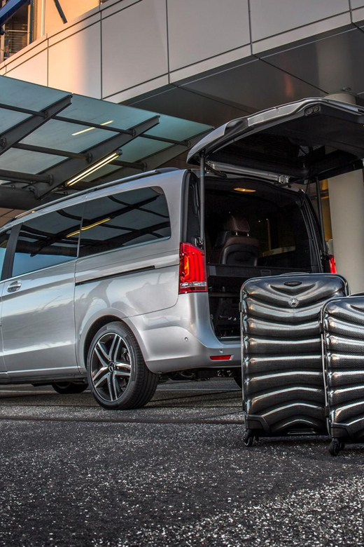 FEZ : Airport Transfer To/From Hotel - Private Tour Experience