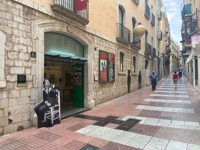 Figueres & Dali Museum Walking Tour with Tickets - A Well-Structured Journey Through Surrealism