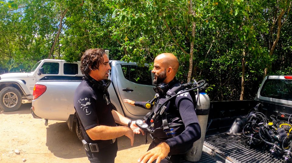 First Scuba Diving Experience in a Cenote - Exploring the Cenote