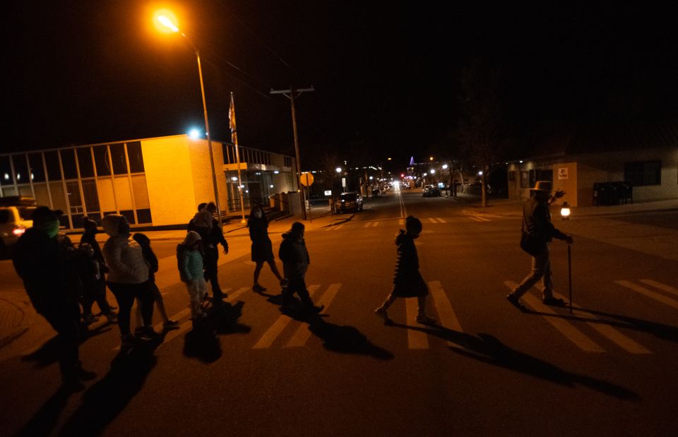 Flagstaff: Haunted Pub Crawl With Guide - Meeting Point and Attire of Guide