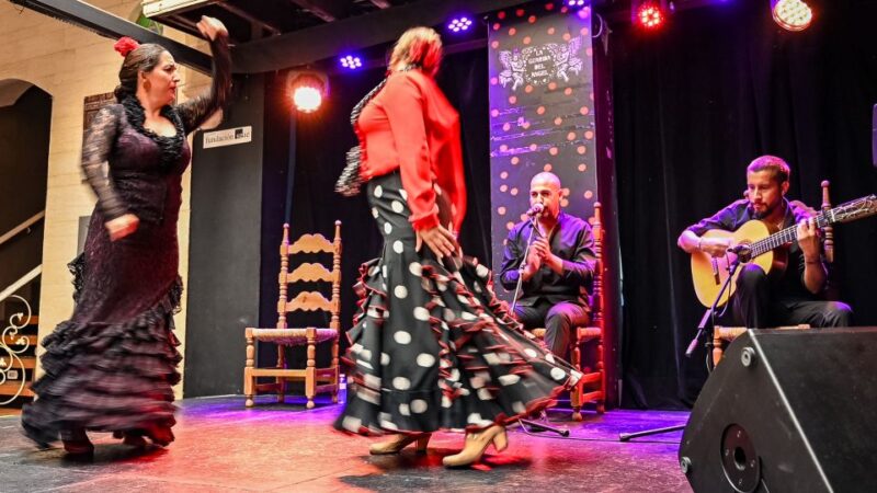 Flamenco Table The Den of the Angel - Accessibility and Amenities