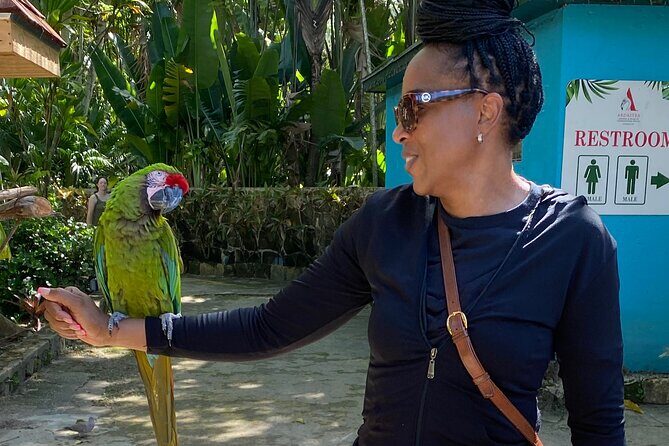 Flamingo March & Pirates Adventure Tour Nassau - FAQ