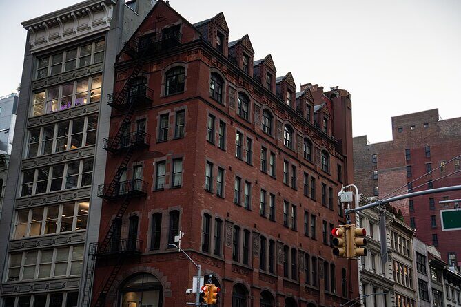 Flatiron Gilded Age Walking Tour: Architecture, Scandals, & Food - FAQs