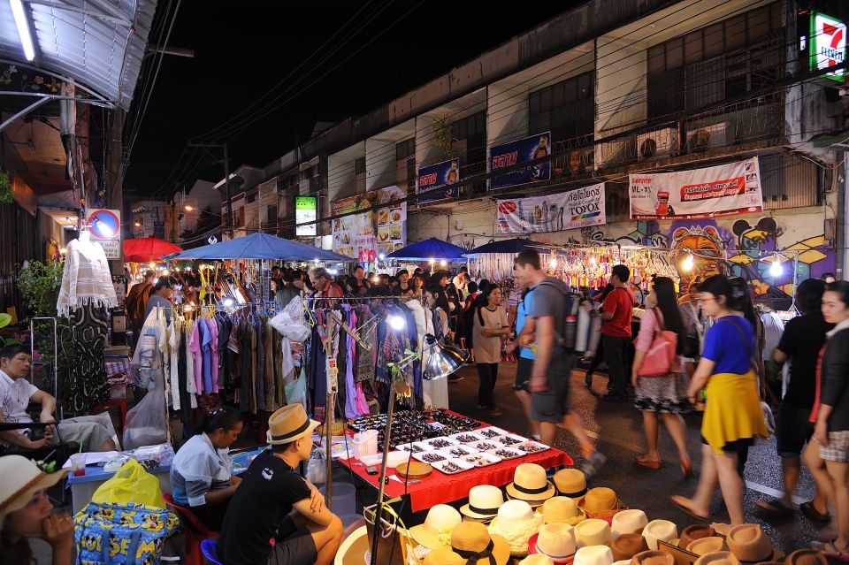 Flavors of Chiang Mai: Street Food Adventure - English-speaking Tour Guide Insights