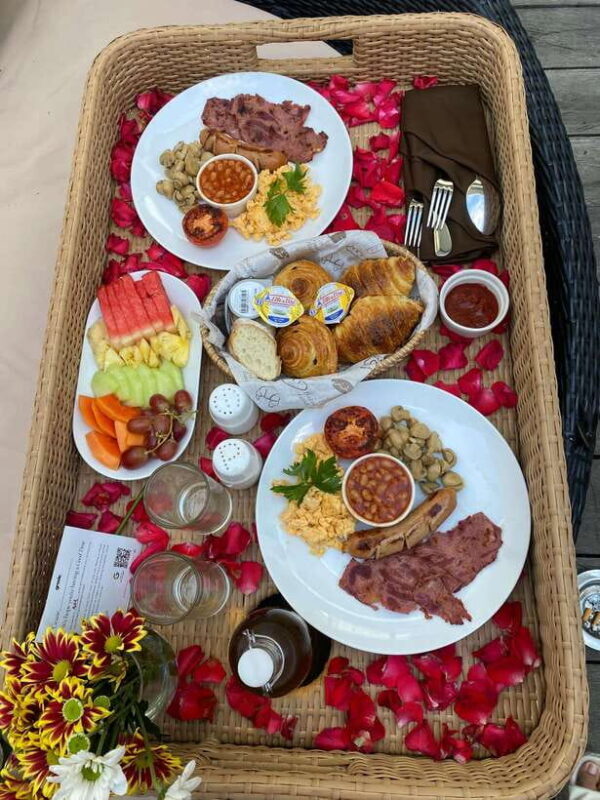Floating Breakfast Delivery in Bali: International Breakfast - An Overview of the Bali Floating Breakfast