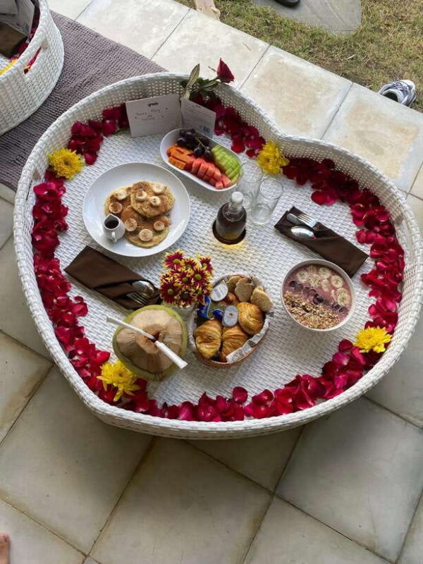 Floating Breakfast Delivery in Bali: International Breakfast - The Itinerary Breakdown