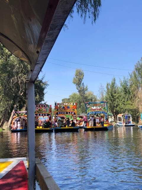 "Floating Party in Xochimilco: Canals, Tequila, and Tradition" - FAQ
