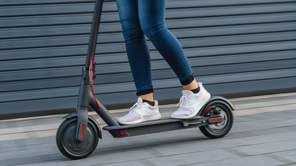 Florence: 2-Hour Sightseeing Tour by Electric Scooter - Crossing the Iconic Ponte Vecchio