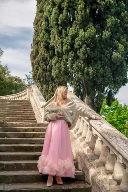 Florence: A photoshoot in luxurious dresses - What Is This Photoshoot Experience?