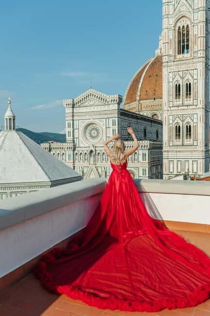 Florence: A photoshoot in luxurious dresses - Why This Photoshoot Stands Out