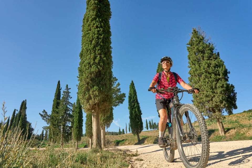 Florence: Chianti E-Bike Tour With Lunch & Two Wine Tastings - Exploring Chiantis Picturesque Landscapes