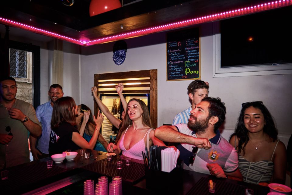 Florence: Dark History Walking Tour With Bar Stops - Customer Review Insights